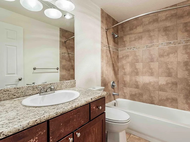 13426 Greenwood Ave N #306 — Photo 13