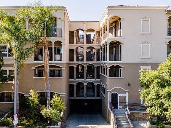 5th image of 423 Arnaz Dr APT 402