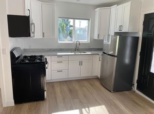 20209 Hartland St, Winnetka, CA 91306