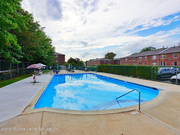 3rd image of 894 Armstrong Ave APT 2-4