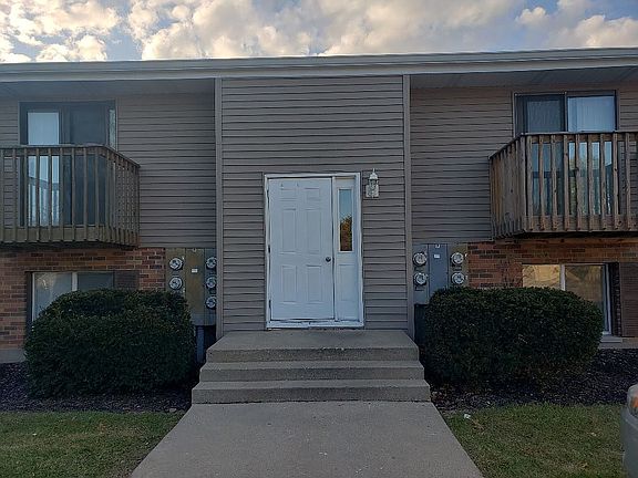 2nd image of 4131 Applewood Ln