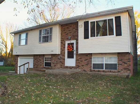 17604 Lesabre Ct, Brighton, IL 62012