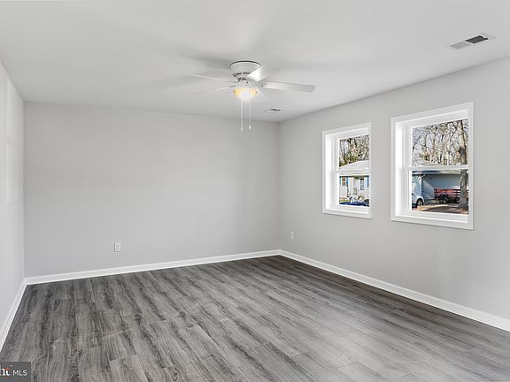 4th image of 137 Donoma St