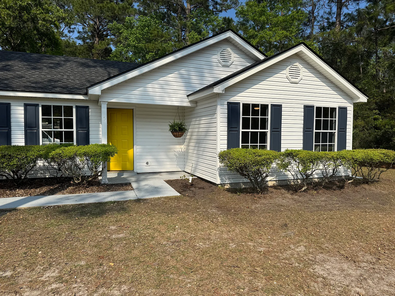 3 bed, 1200 sqft, $2,300 — Photo 2