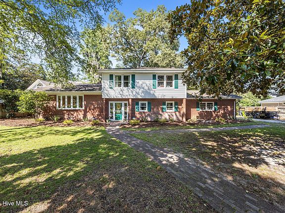 2nd image of 604 W Wilson Creek Drive