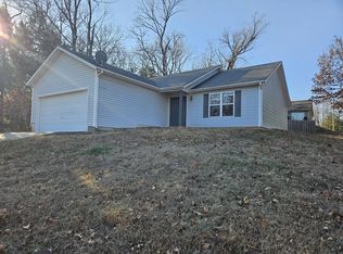 5031 Redbud Dr, Rockaway Beach, MO 65740