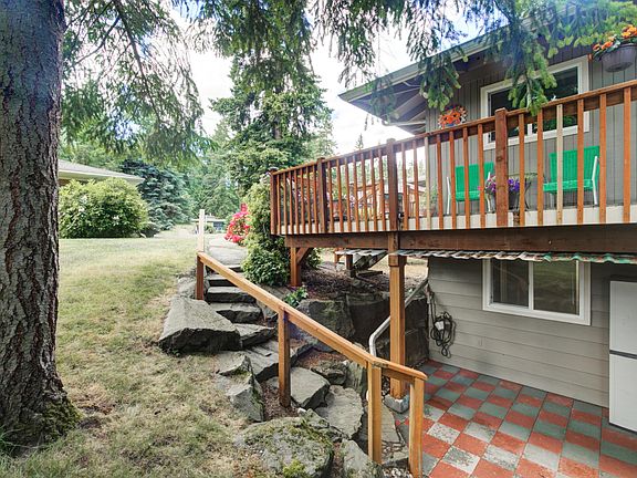 5th image of 14722 1/2 25th Ave NE