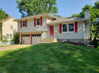 400 NW 1st St, Lees Summit, MO 64063