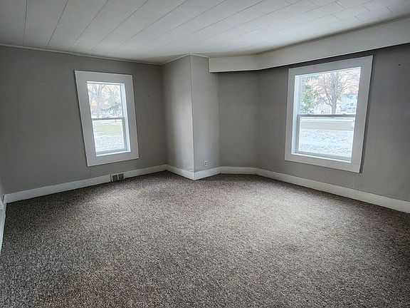 3rd image of 331 Langer Ave N #319