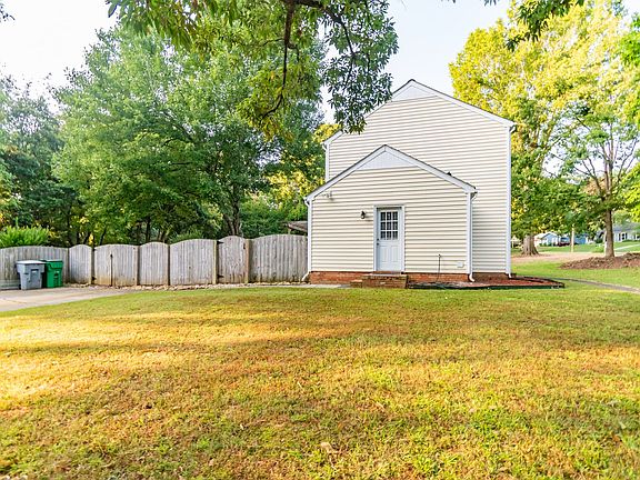 4th image of 7703 Winterset Dr