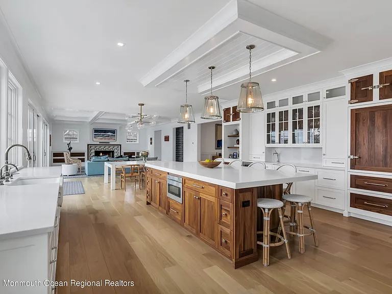 27 Tuttle Ave — Photo 18