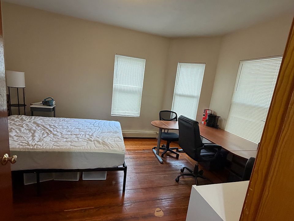 2nd image of 83 Ossipee Rd #2