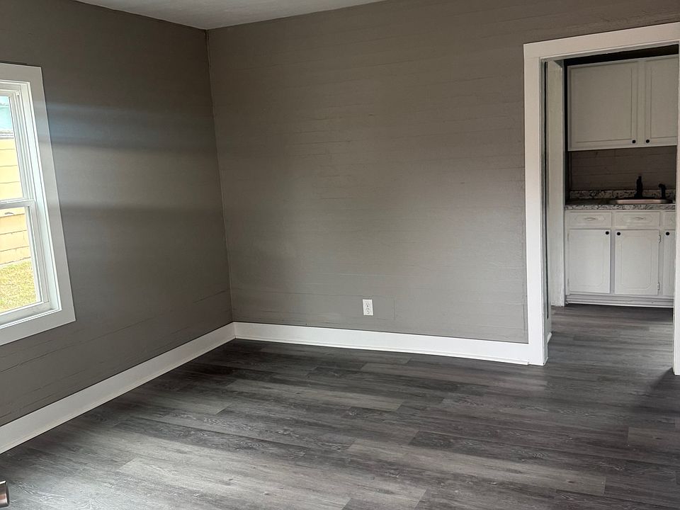 1st image of 2827 Gurnee Ave
