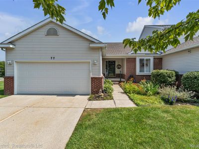 77 Sedum, Howell, MI, 48843