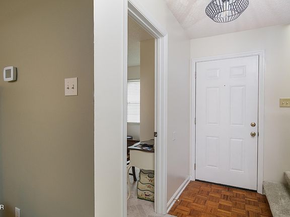 3rd image of 2117 Larimer St
