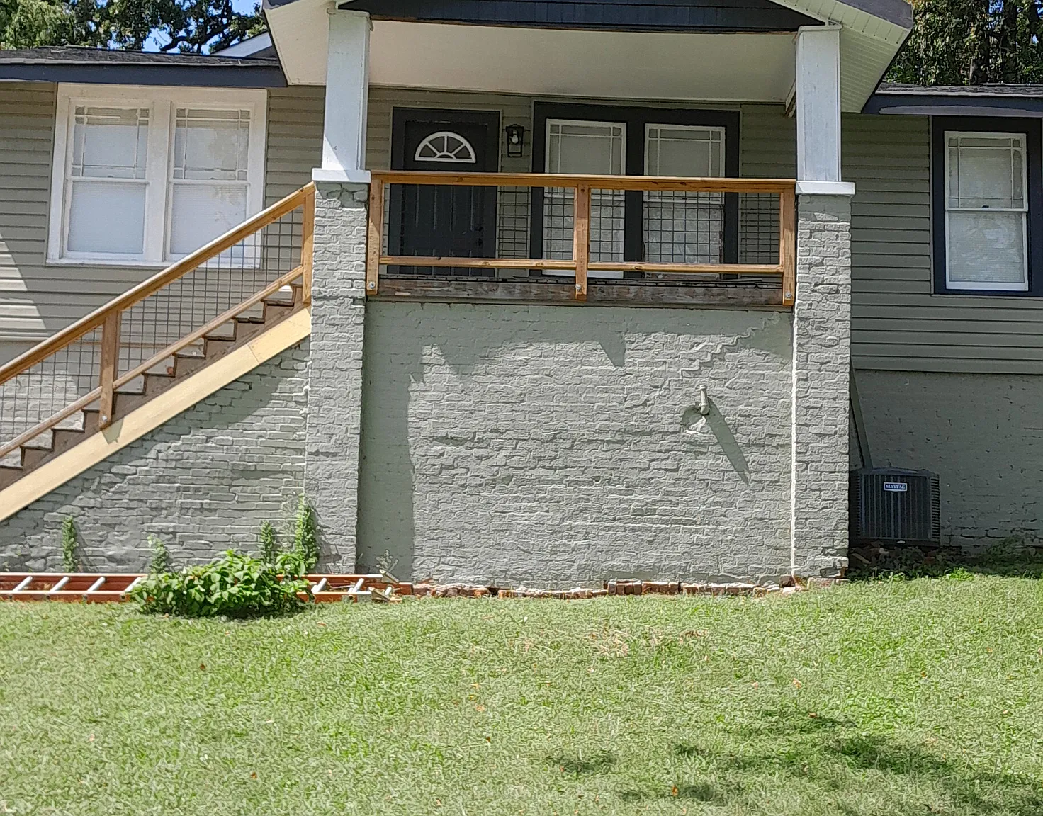 2615 Dayton Blvd — Photo 1