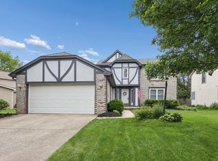 464 Meadow View Dr, Powell, OH 43065