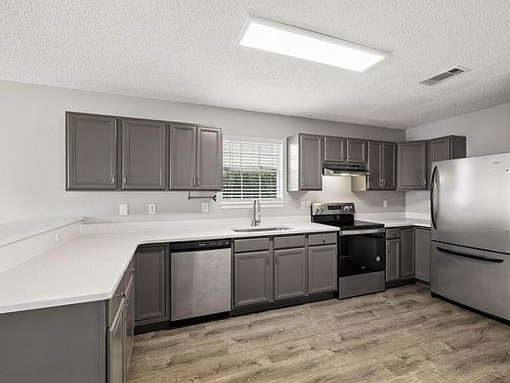 4th image of 280 Twin Lakes Ln