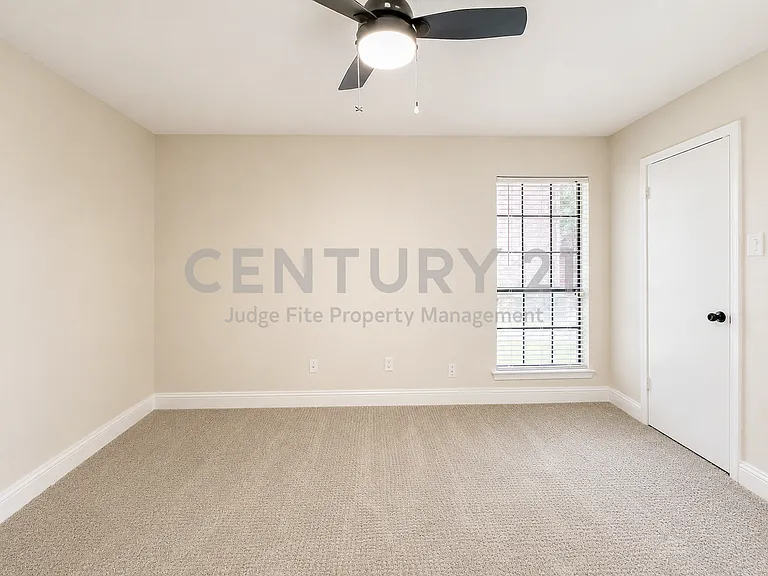 4220 Madera Rd — Photo 15