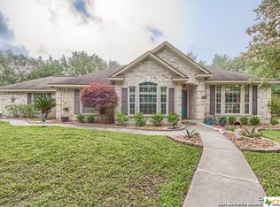 146 Montesito Ln, Floresville, TX 78114