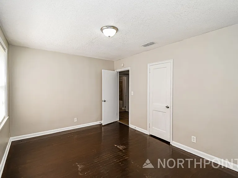 5709 Milmar Dr S — Photo 9
