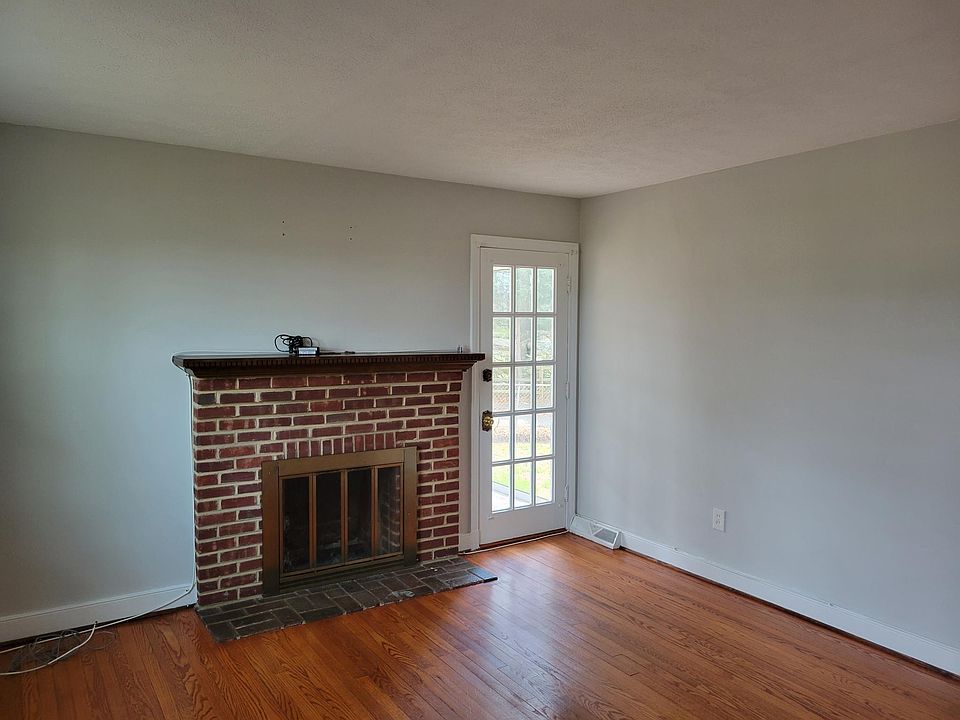 11732 Old Centralia Rd, Chester, VA 23831 Zillow
