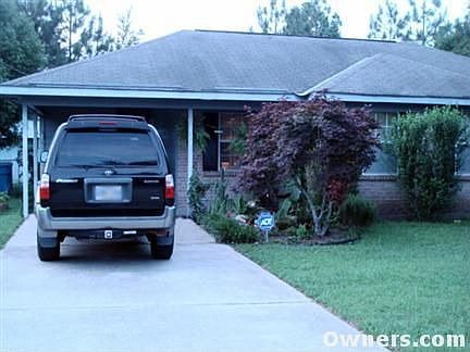 Very cute, well maintained home & yard