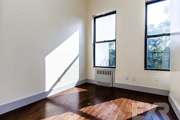 Rented by EXR | media 58