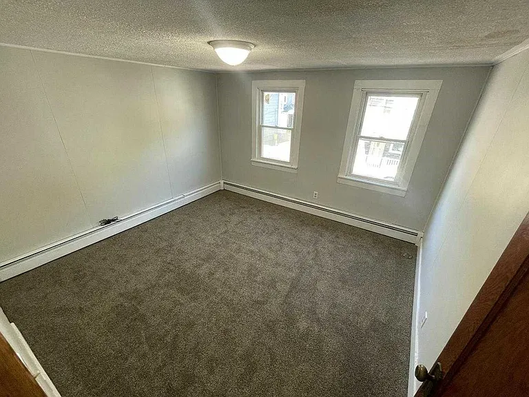 222 Honey Pot St — Photo 7
