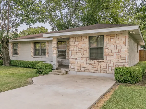 202 E 10th St, Kaufman, TX 75142