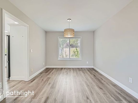 5th image of 2610 SE 133rd Ave