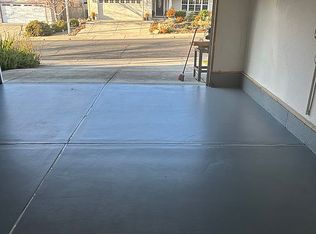 72 Mountain View Dr, Phoenix, OR 97535