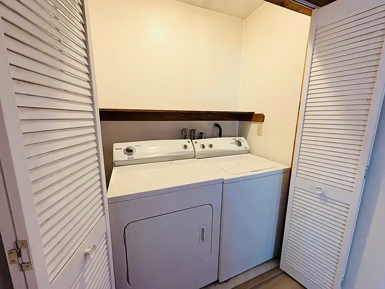 344 Downey Dr — Photo 15