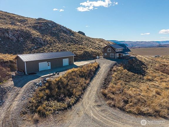 3rd image of 420 Plata Road