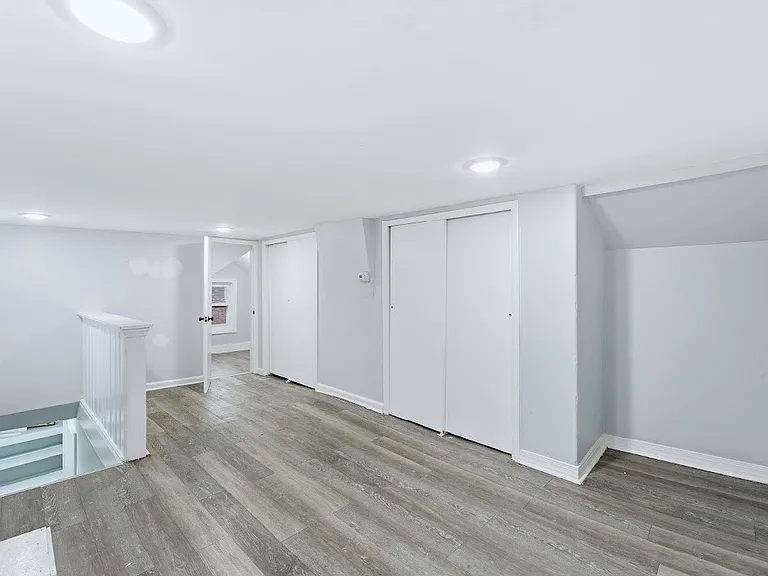 328 John St #2 — Photo 7