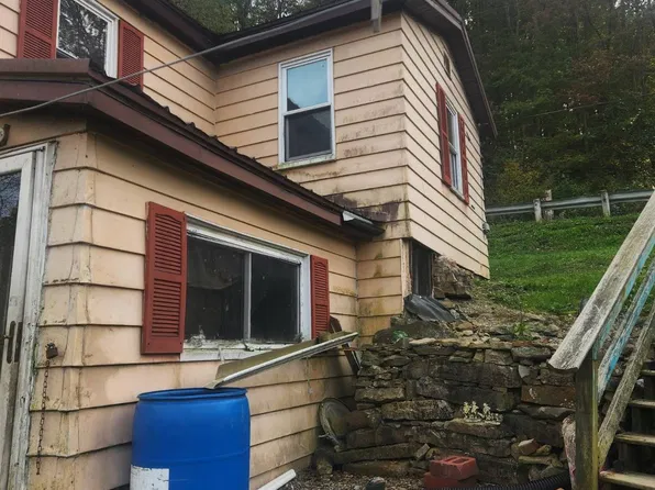 1377 Birds Creek Rd, Tunnelton, WV 26444