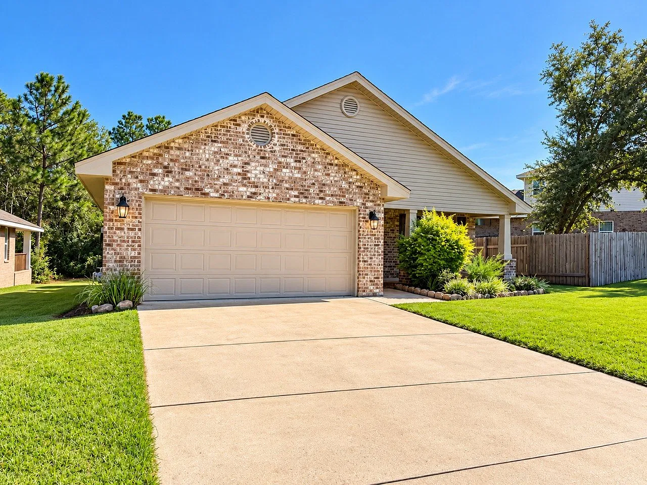 4 bed, 1788 sqft, $2,100 — Photo 2