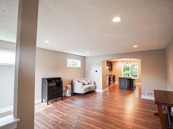 3rd image of 809 Ashlee Dr