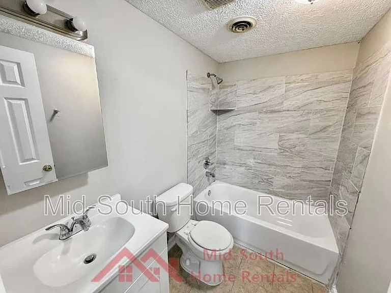 225 N Tipton St #D — Photo 9