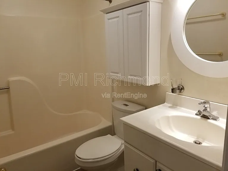 2504 Carriage Creek Ct — Photo 11