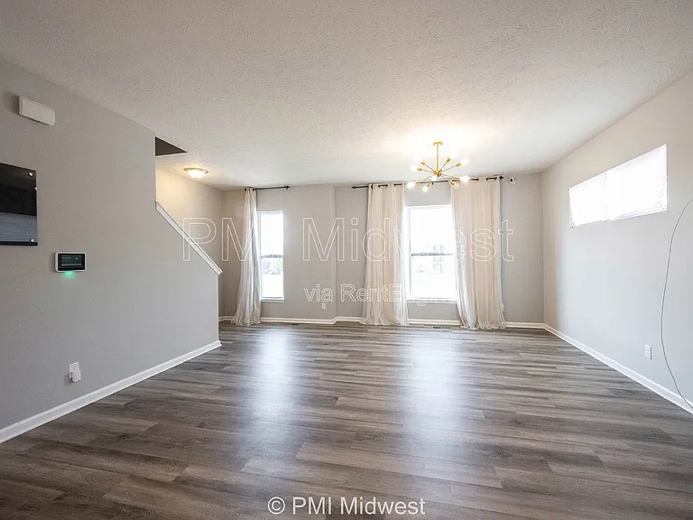 2952 W New York St — Photo 10