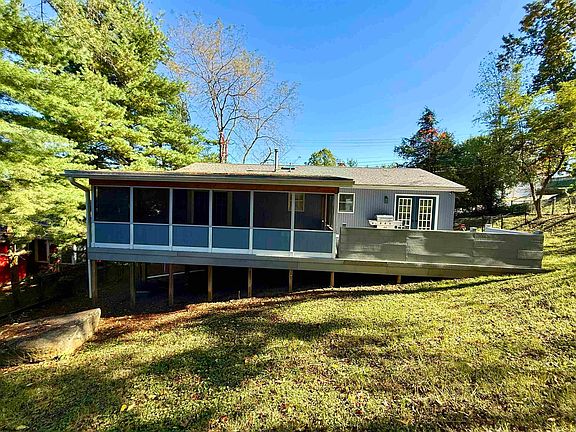 5th image of 1385 Riddle Ave