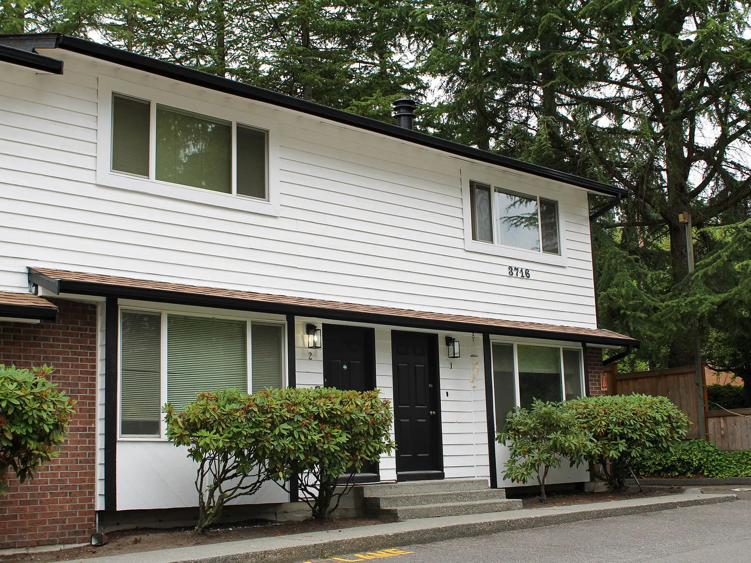 Crestview Townhomes — Photo 2