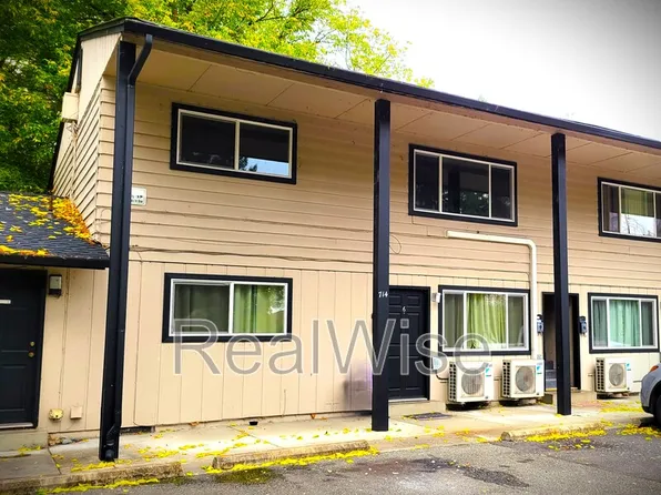 714 SE 10th St APT 6, Grants Pass, OR 97526