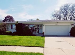 30014 Aleta Cir, Warren, MI 48093