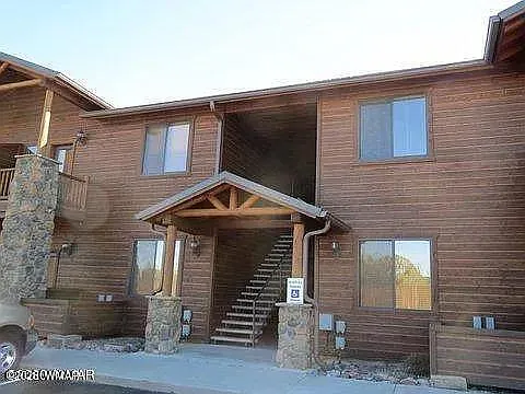2 bed, 970 sqft, $1,750 — Photo 2