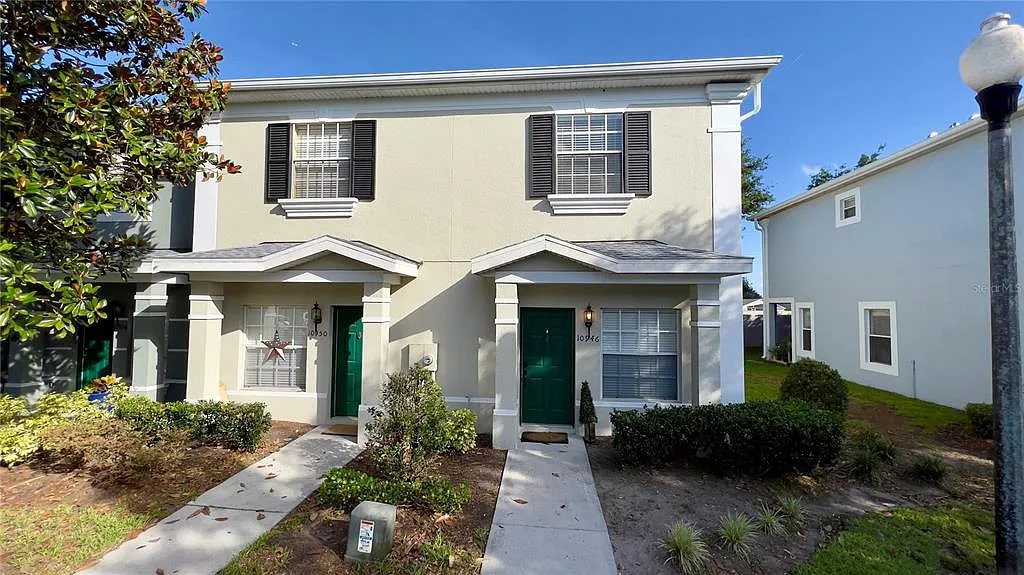 2 bed, 2.5 bath, 1071 sqft, $2,100 — Photo 1