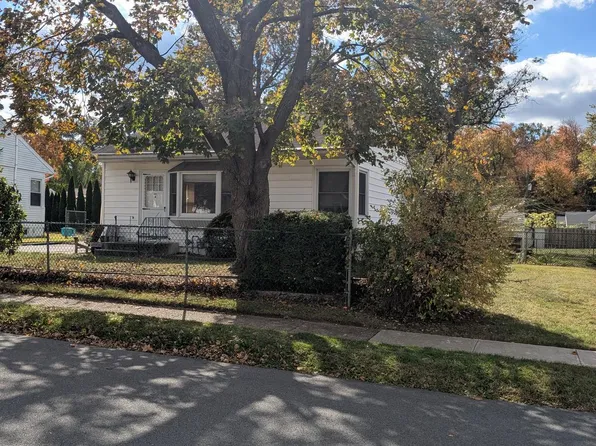 4 Downing Rd, Ewing, NJ 08628