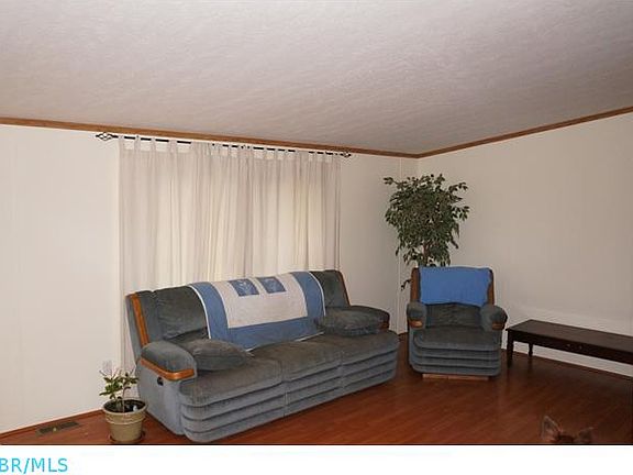 4th image of 182 Circle Dr SW