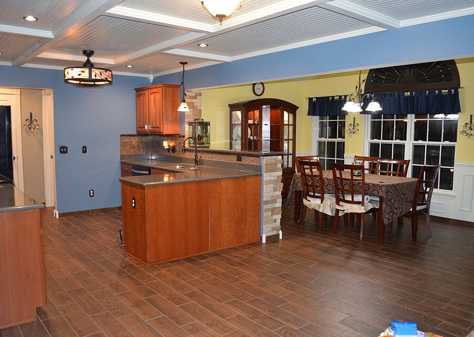 Dinette/Kitchen